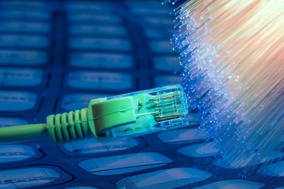 Glasfaser vs. DSL: Welche Technologie eignet sich für mich